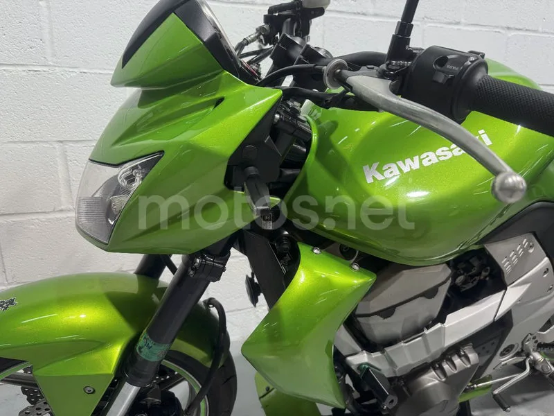 Kawasaki Z750 - Vista 21