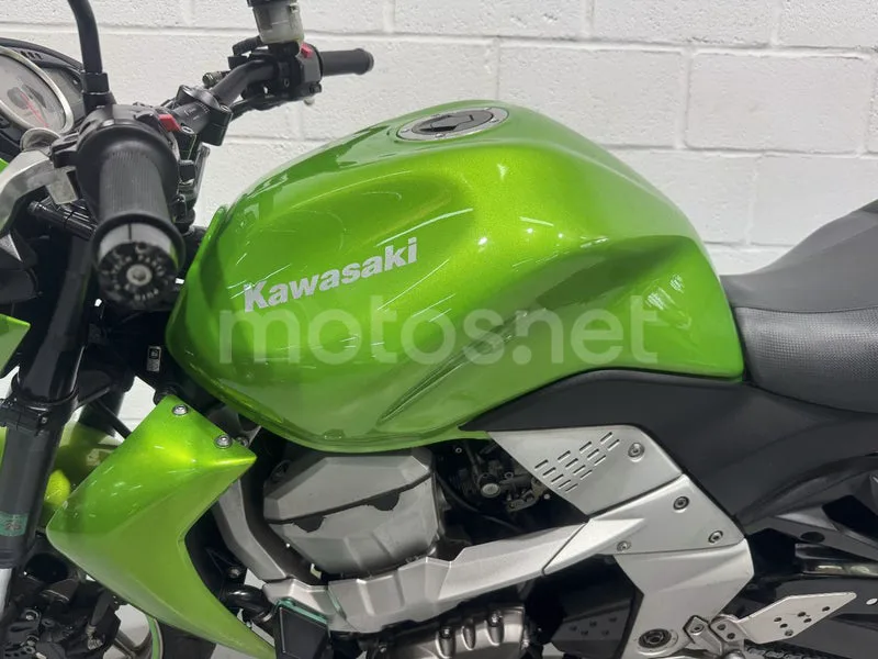 Kawasaki Z750 - Vista 22