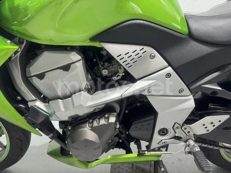 Kawasaki Z750 - Vista 23