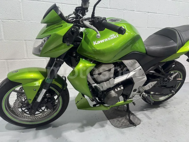 Kawasaki Z750 - Vista 24
