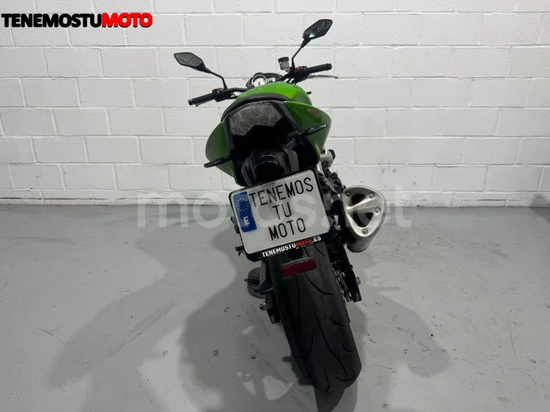 Kawasaki Z750 - Vista 8