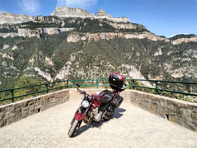 Suzuki Bandit 650 - Vista 3