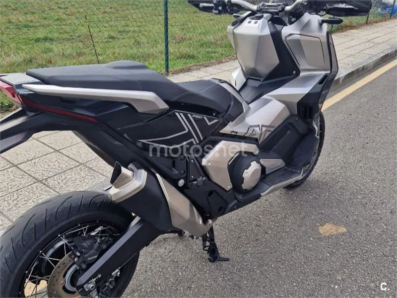 Honda X-ADV - Vista 4