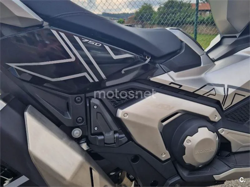Honda X-ADV - Vista 7