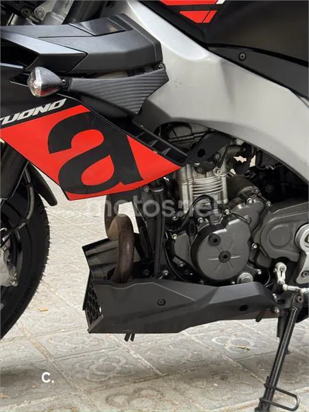 Aprilia Tuono 125 - Vista 3