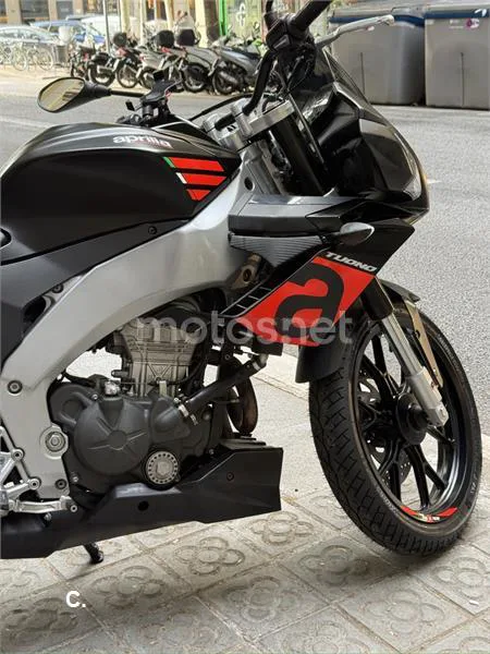 Aprilia Tuono 125 - Vista 4