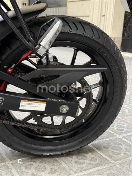 Aprilia Tuono 125 - Vista 9