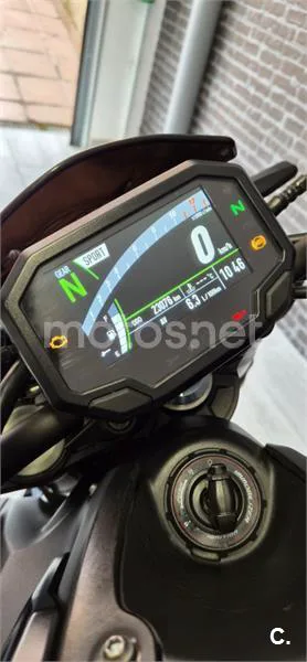Kawasaki Z900 - Vista 3