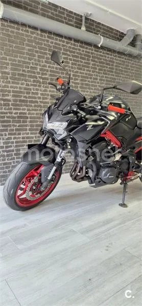 Kawasaki Z900 - Vista 4