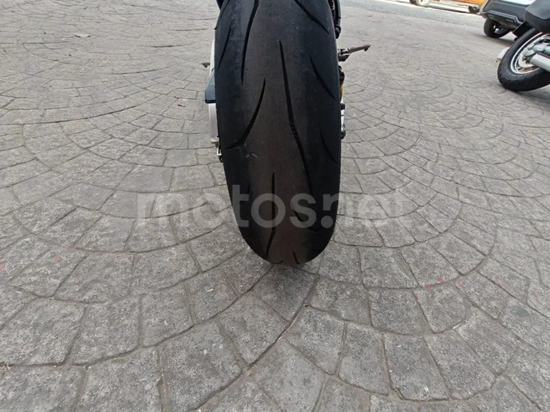 Honda CBR600RR - Vista 14