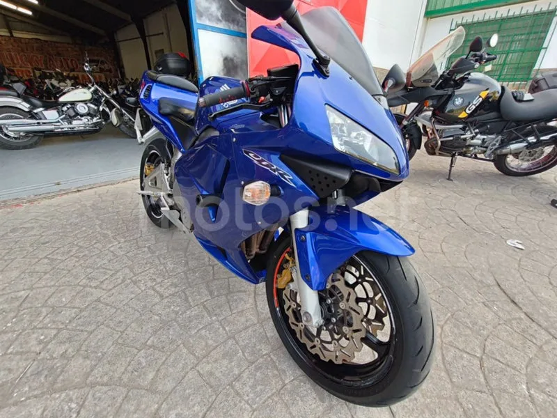 Honda CBR600RR - Vista 3