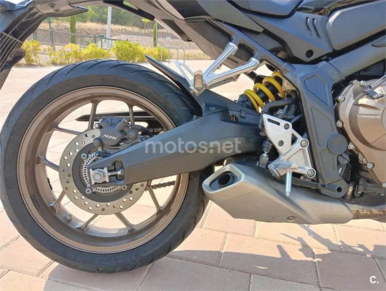 Honda CB650R - Vista 6