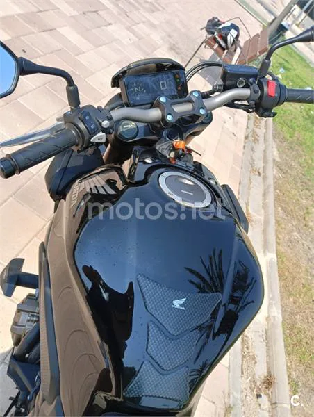 Honda CB650R - Vista 9
