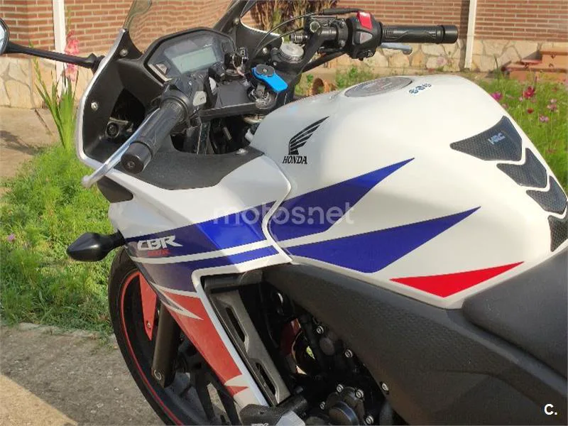 Honda CBR500R - Vista 3