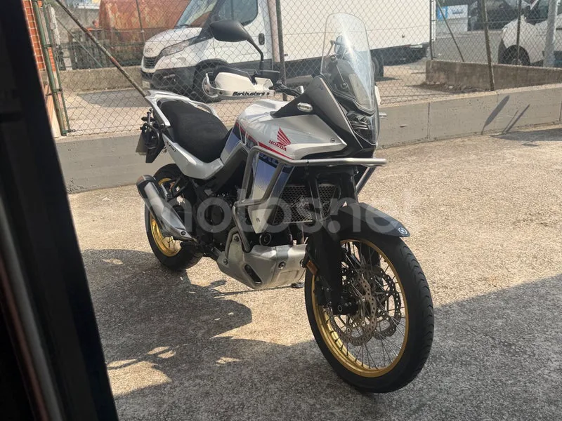 Honda XL750 Transalp - Vista 3