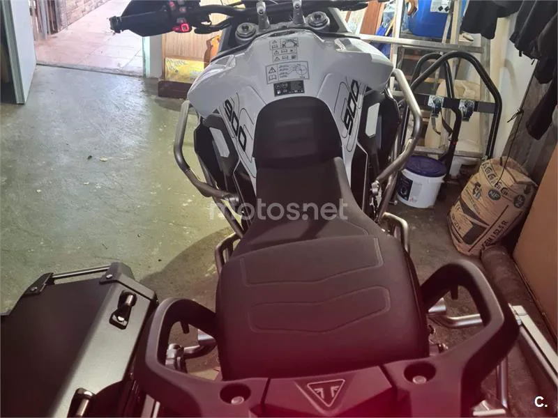 Triumph Tiger 900 - Vista 3