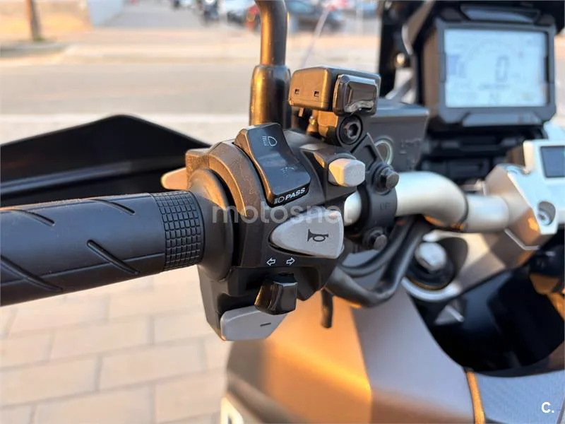 Honda X-ADV - Vista 13