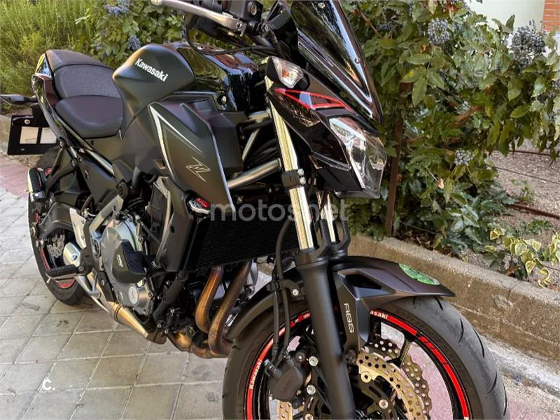 Kawasaki Z650 - Vista 4