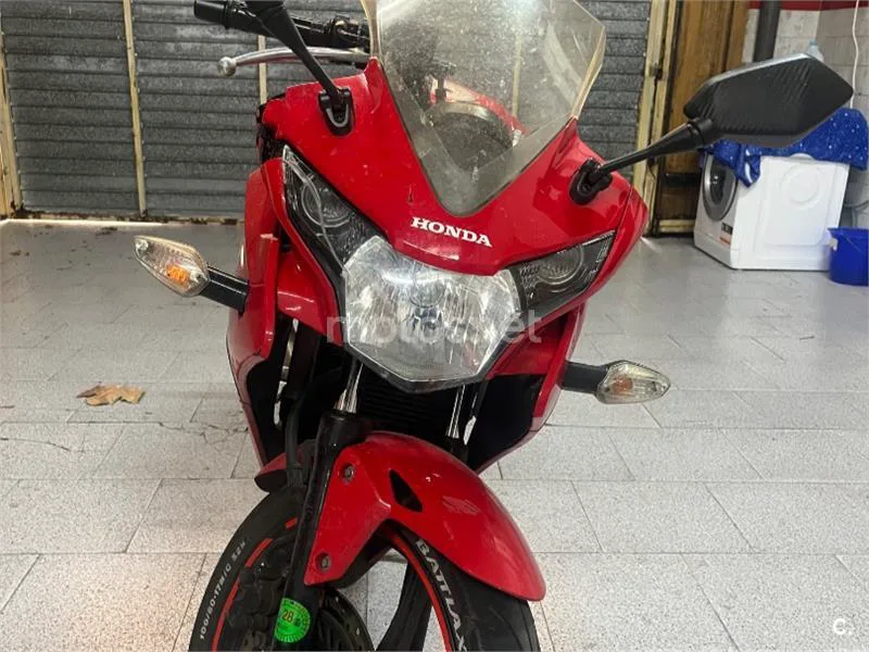 Honda CBR125R - Vista 3