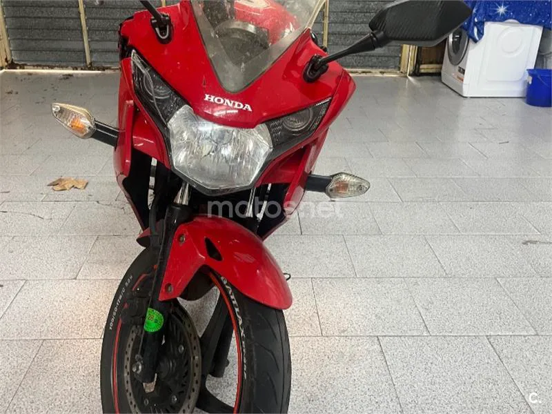 Honda CBR125R - Vista 5