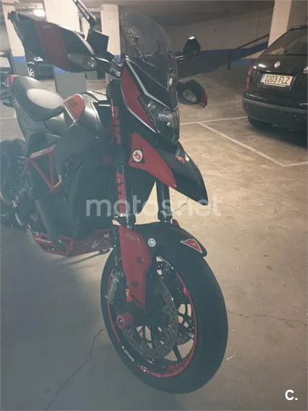 Ducati Hypermotard - Vista 5