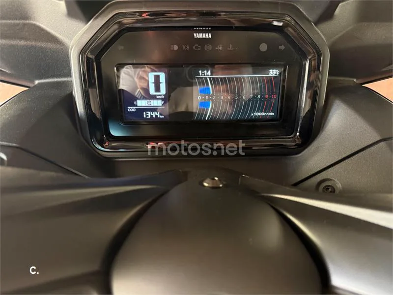 Yamaha XMAX 300 - Vista 11