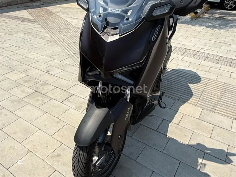 Yamaha XMAX 300 - Vista 7