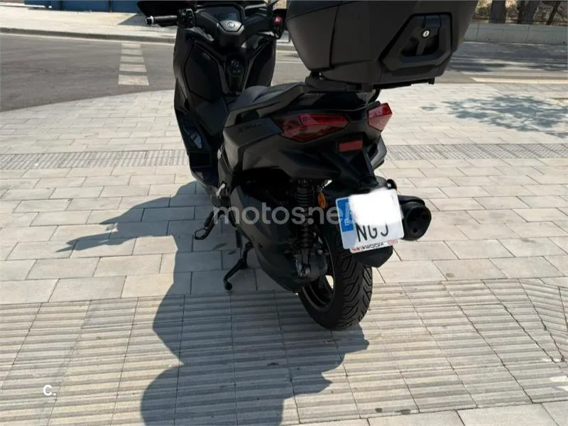 Yamaha XMAX 300 - Vista 9