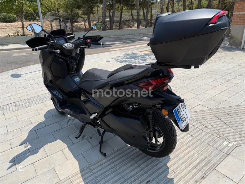 Yamaha XMAX 300 - Vista 10