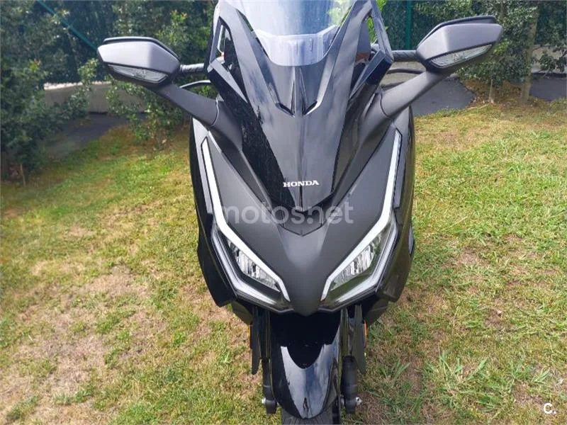 Honda Forza 350 - Vista 3