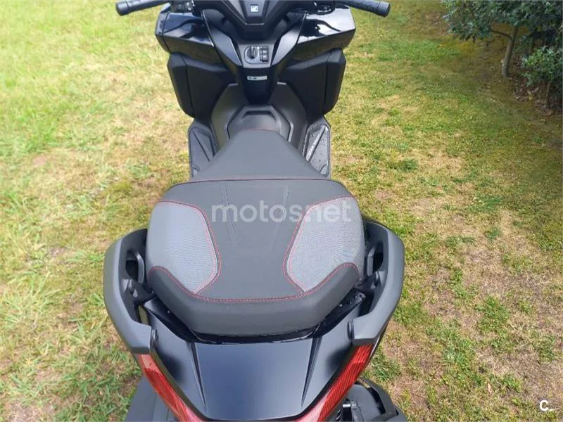 Honda Forza 350 - Vista 4