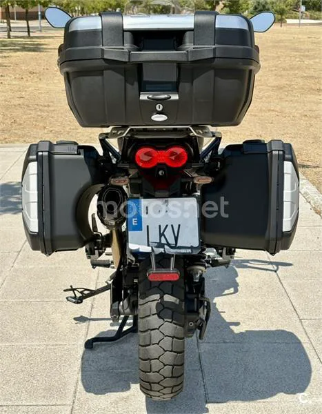 Moto Guzzi V85 TT - Vista 3
