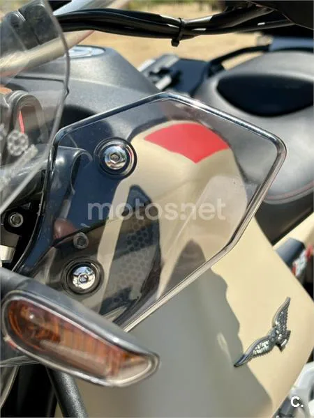 Moto Guzzi V85 TT - Vista 7