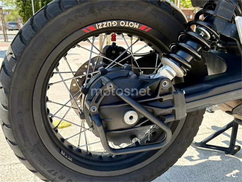 Moto Guzzi V85 TT - Vista 10