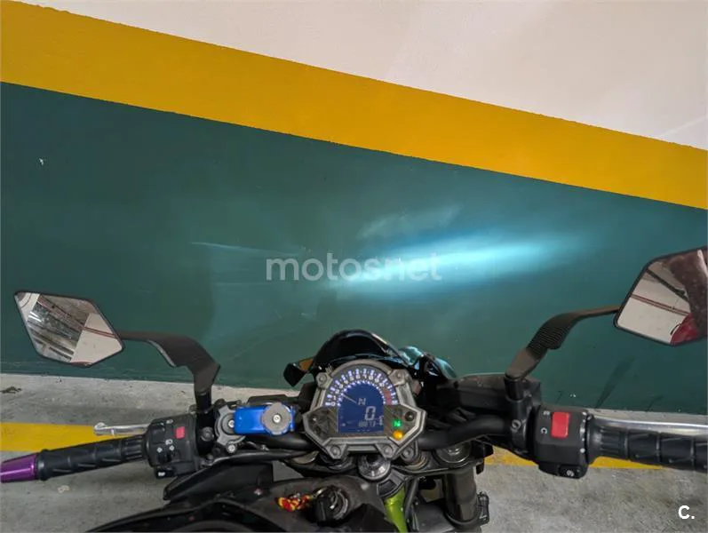 Kawasaki Z900 - Vista 4
