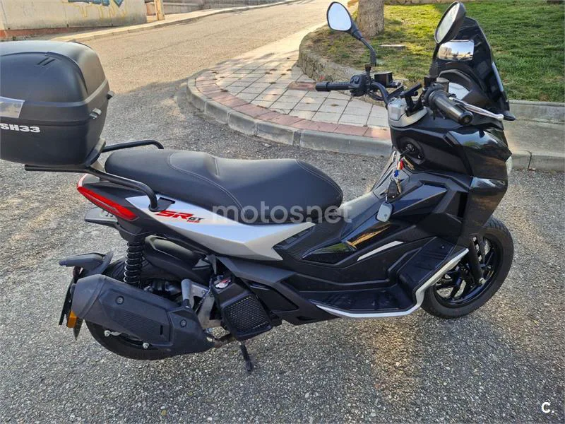 Aprilia SR GT 125 - Vista 3