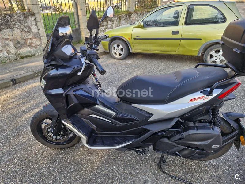 Aprilia SR GT 125 - Vista 4