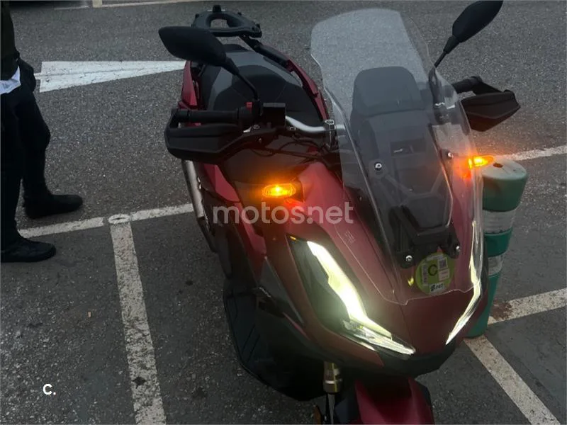 Honda ADV350 - Vista 6