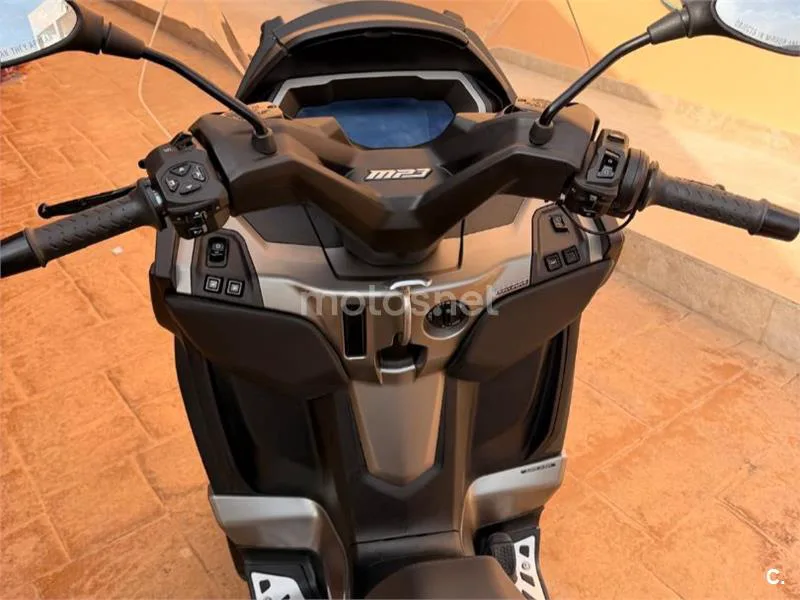 Piaggio MP3 530 Exclusive - Vista 7