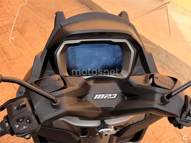 Piaggio MP3 530 Exclusive - Vista 8