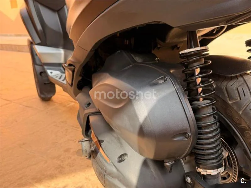 Piaggio MP3 530 Exclusive - Vista 9