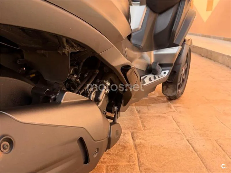 Piaggio MP3 530 Exclusive - Vista 10