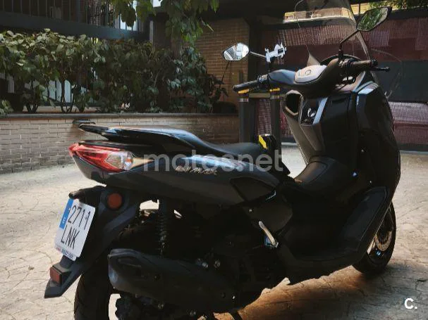 Yamaha NMAX - Vista 4