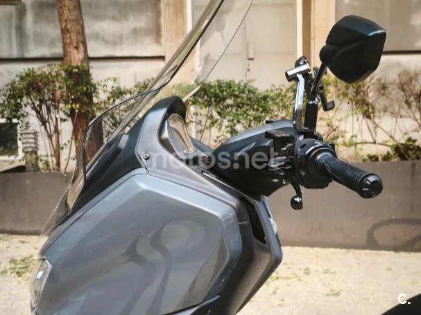 Yamaha NMAX - Vista 9