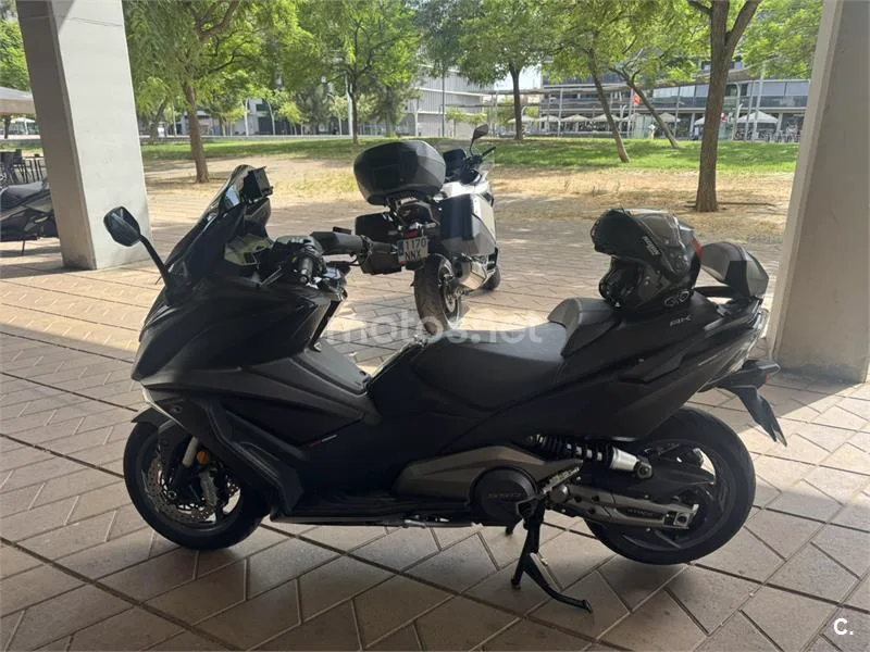 Kymco AK 550 - Vista 4