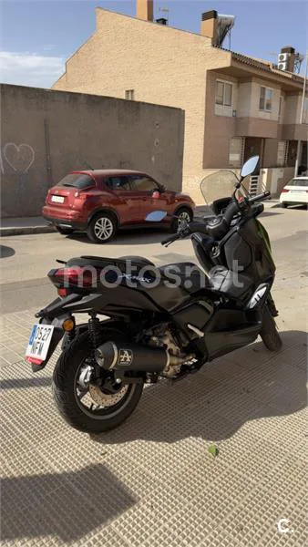 Yamaha XMAX 300 - Vista 4