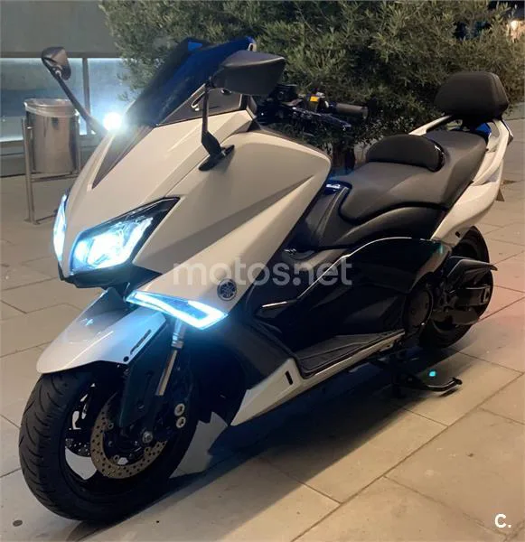 Yamaha TMAX 530 - Vista 4