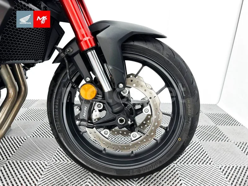 Honda CB750 Hornet - Vista 12