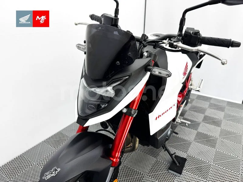 Honda CB750 Hornet - Vista 20