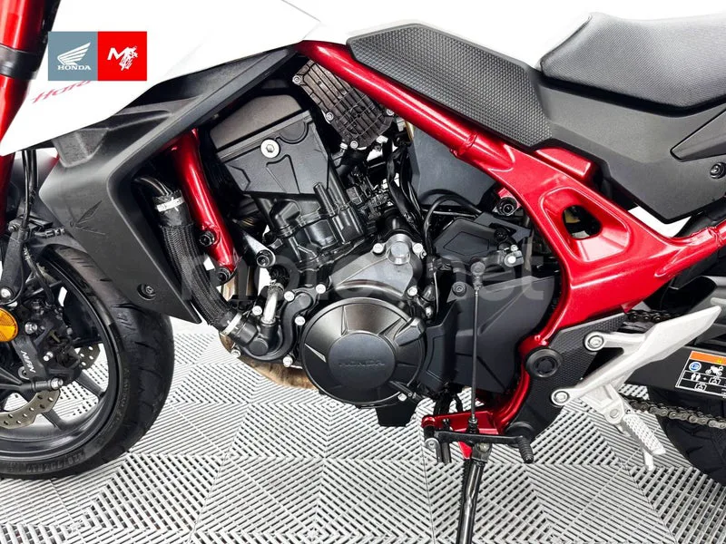 Honda CB750 Hornet - Vista 23